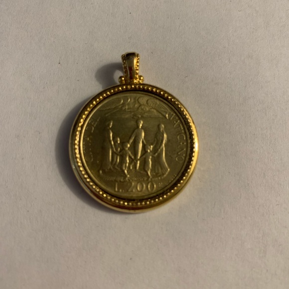 Other - 1996 Vatican Gold tone Coin pendant